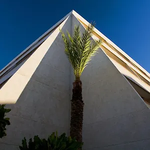 *** Otel Piramides İspanya